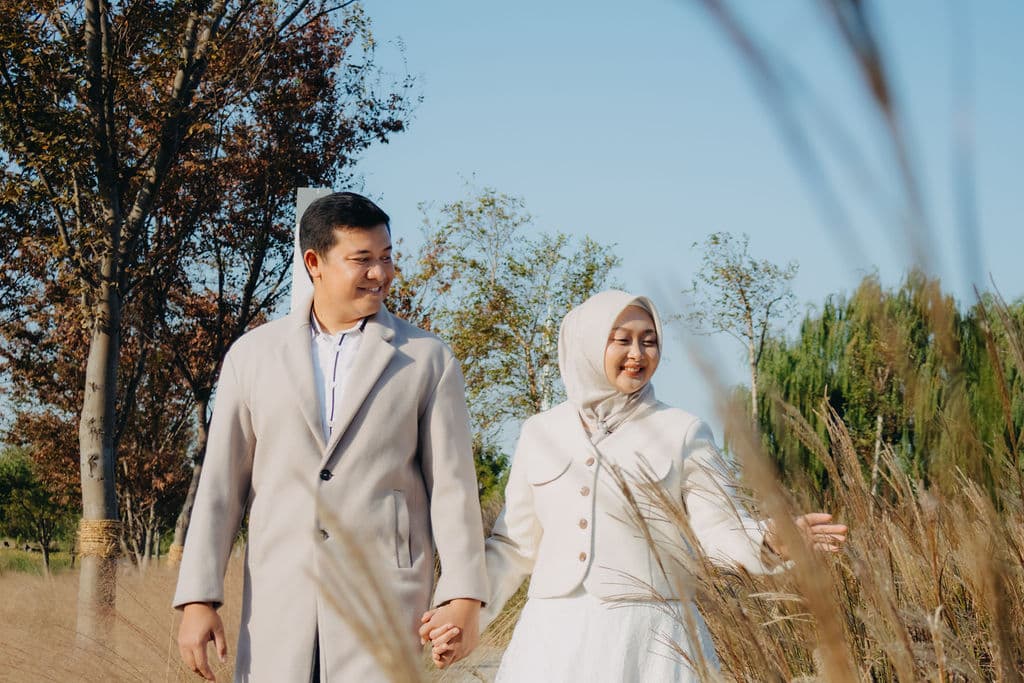 Couple • Shanghai • Meadow #1